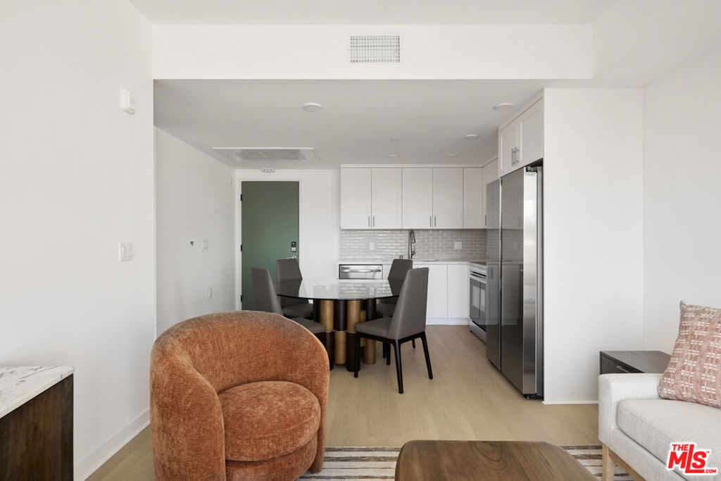 3977 Beverly Boulevard - Photo 5
