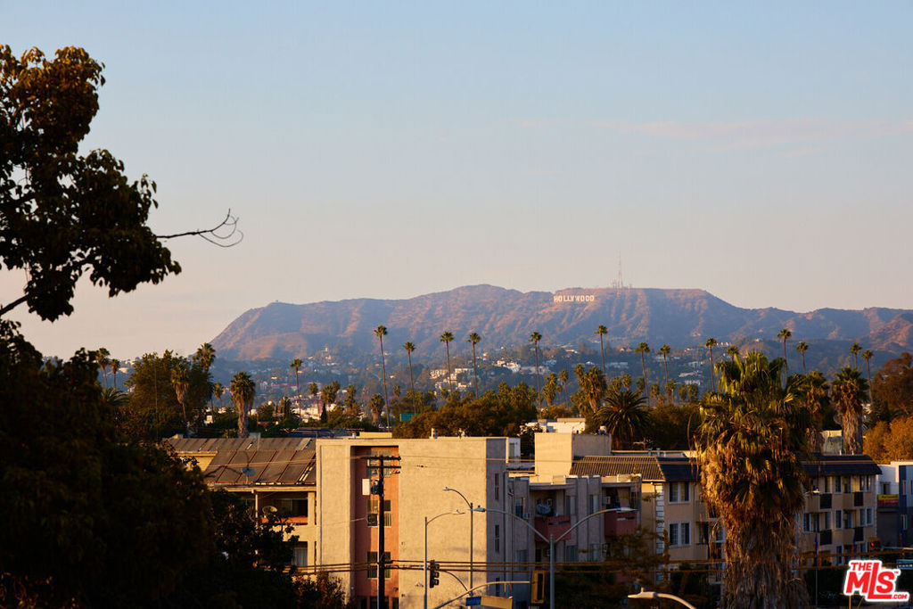 3977 Beverly Boulevard - Photo 11