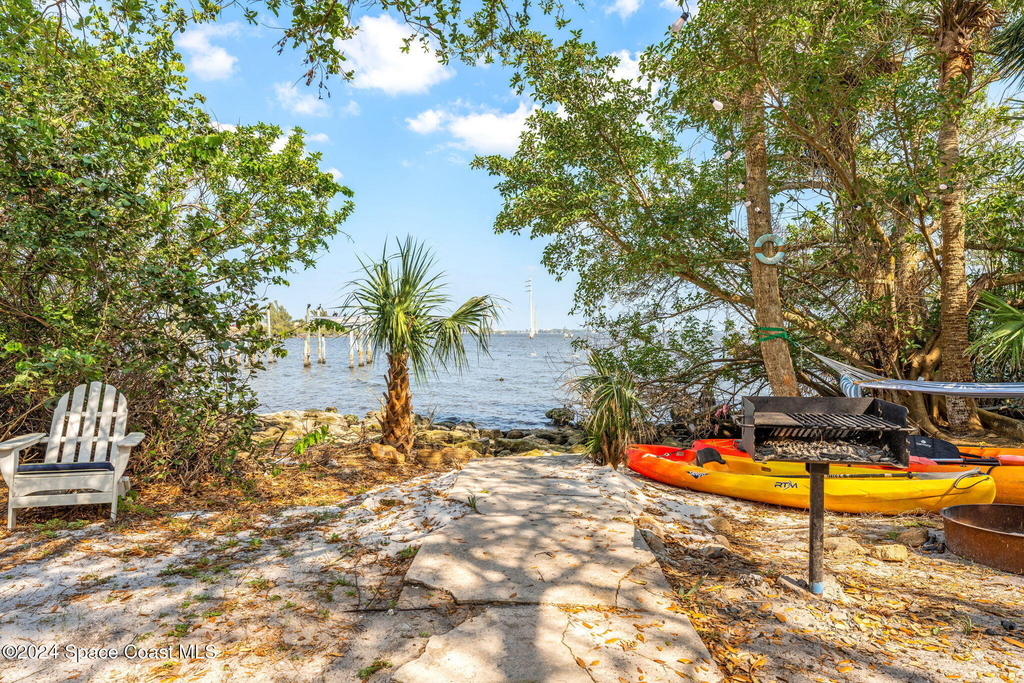 1365 Pineapple Avenue - Photo 4