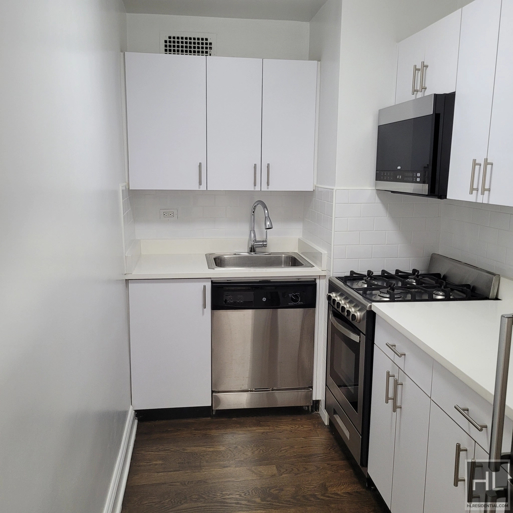 96 fifth avenue - Photo 2