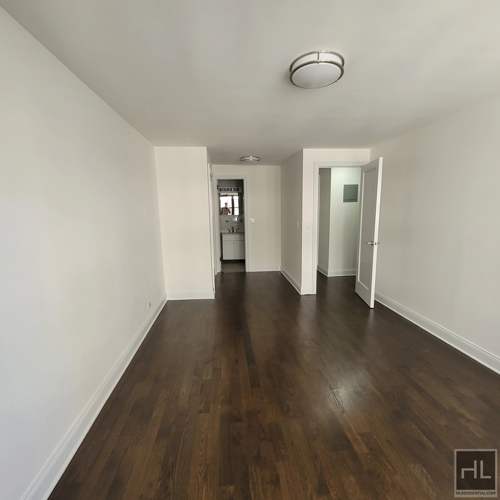 96 fifth avenue - Photo 1