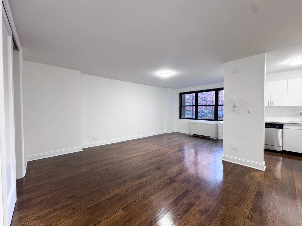 96 fifth avenue - Photo 4