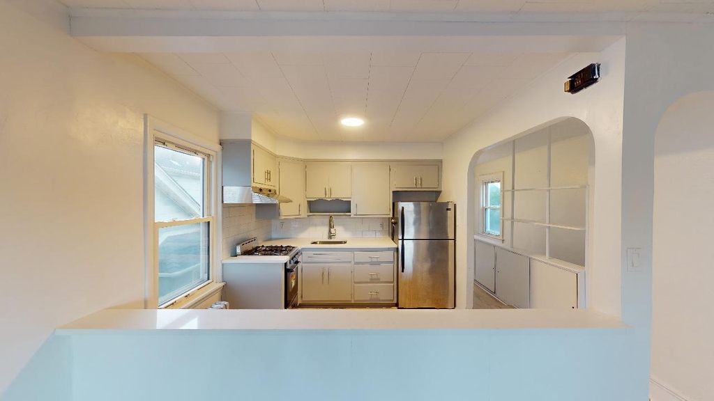 96-29 72nd Road - Photo 4