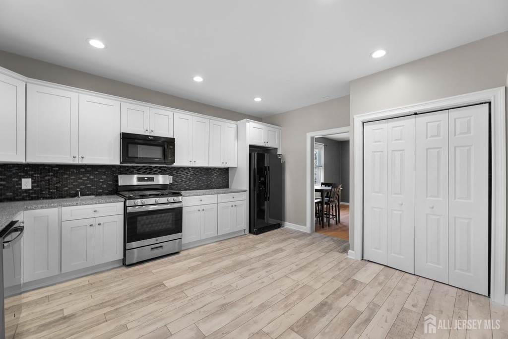 20 Rose Street - Photo 9