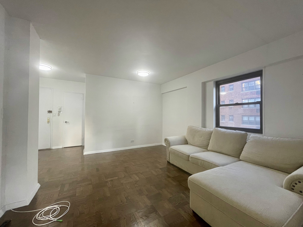 East 35th St - Photo 6