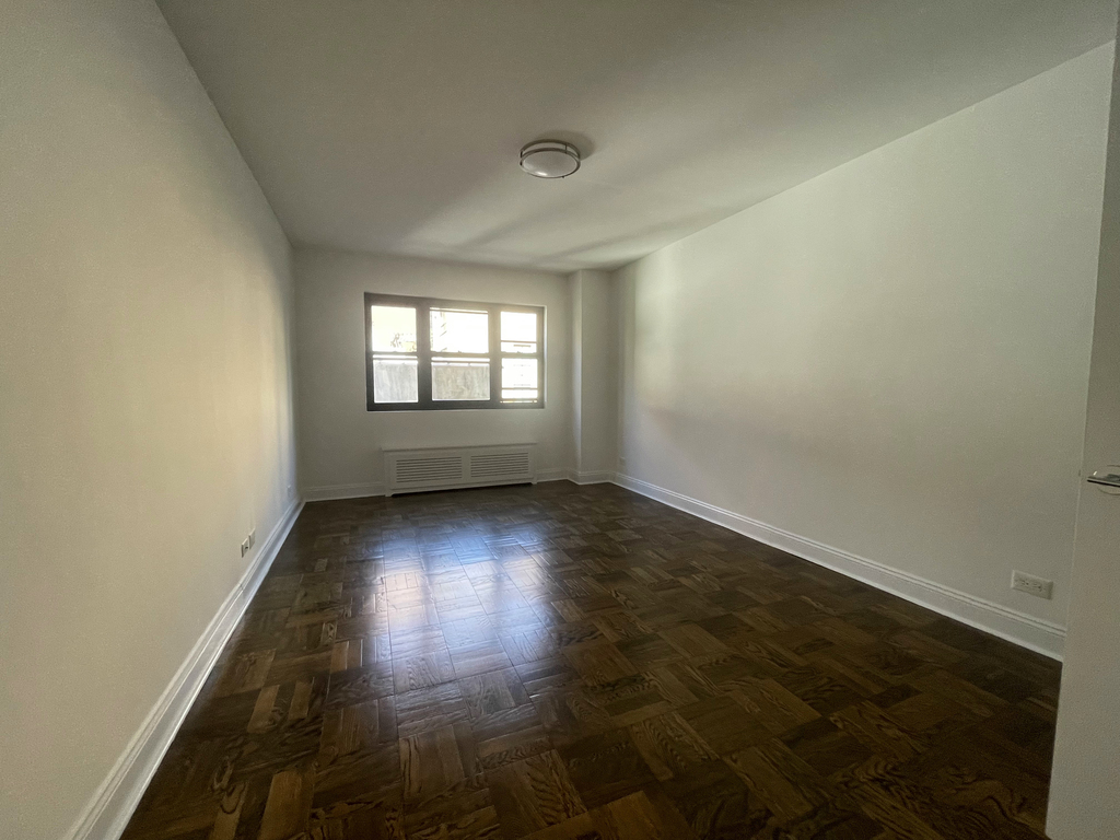East 35th St - Photo 7
