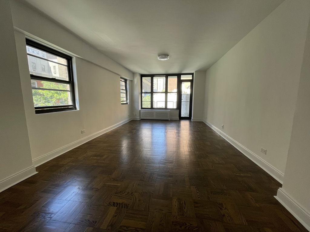 East 35th St - Photo 0