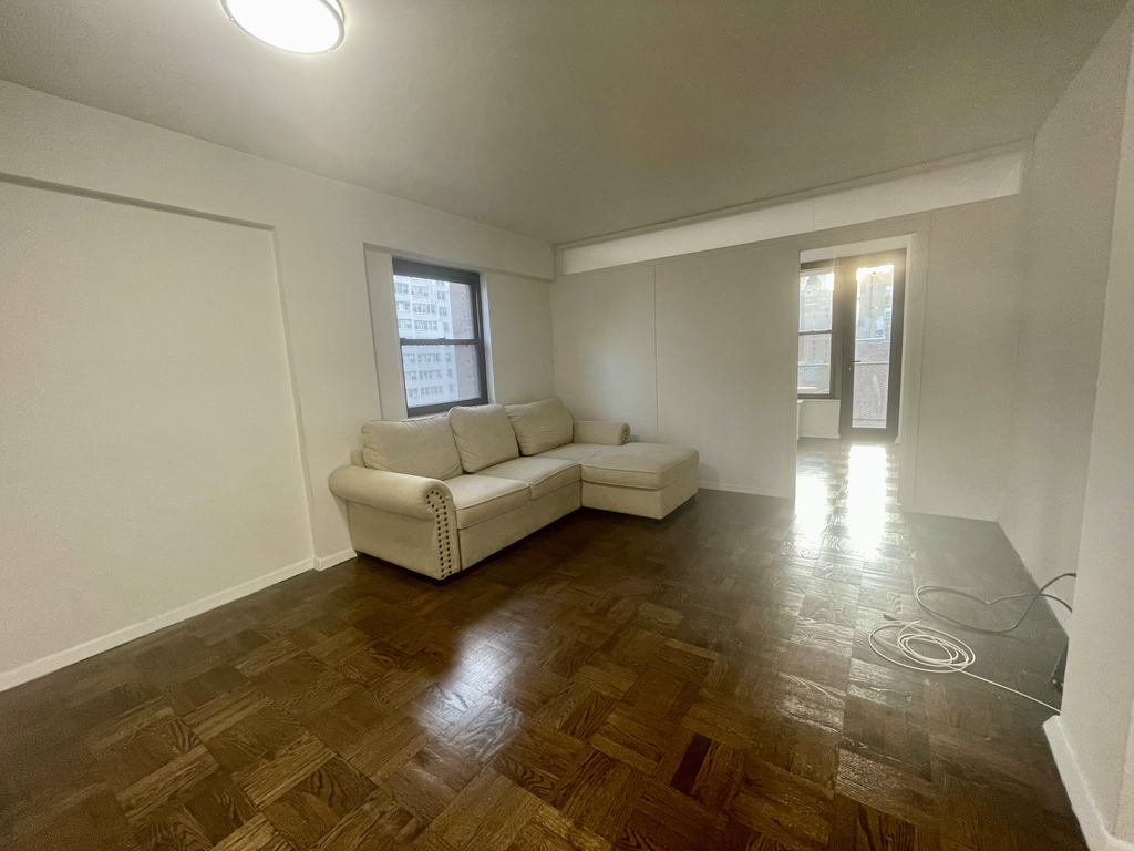 East 35th St - Photo 5