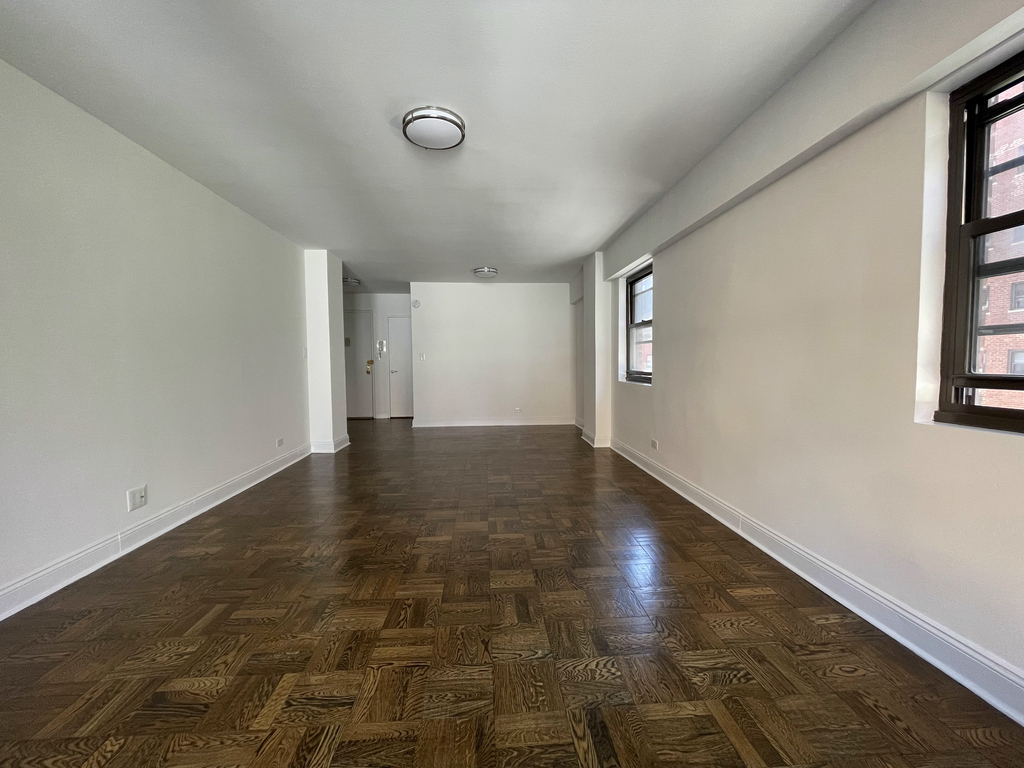 East 35th St - Photo 1
