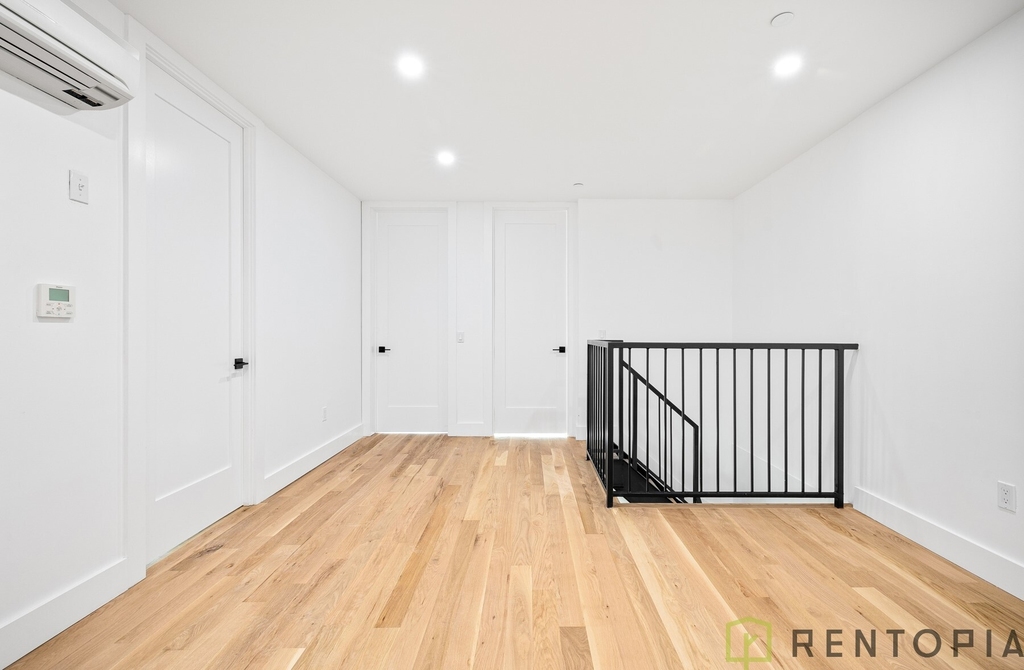 190 Ainslie Street - Photo 7