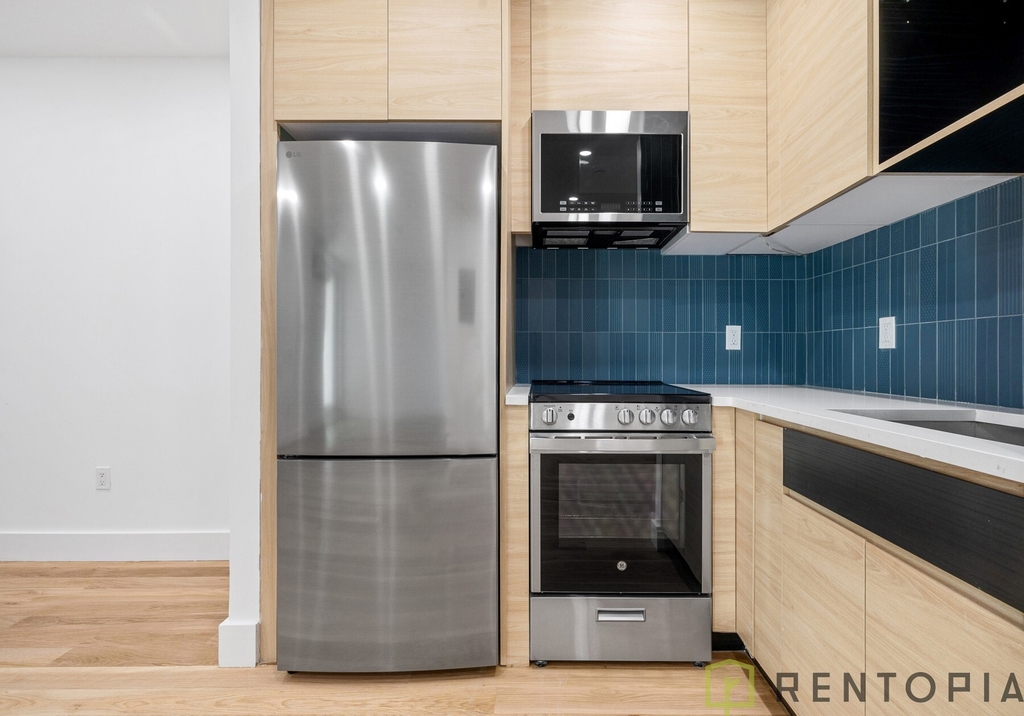 190 Ainslie Street - Photo 1