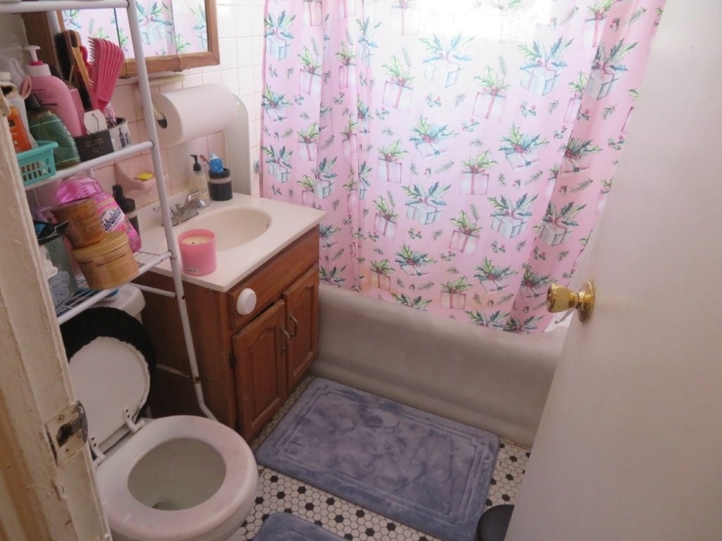 East 43rd Street - Photo 4