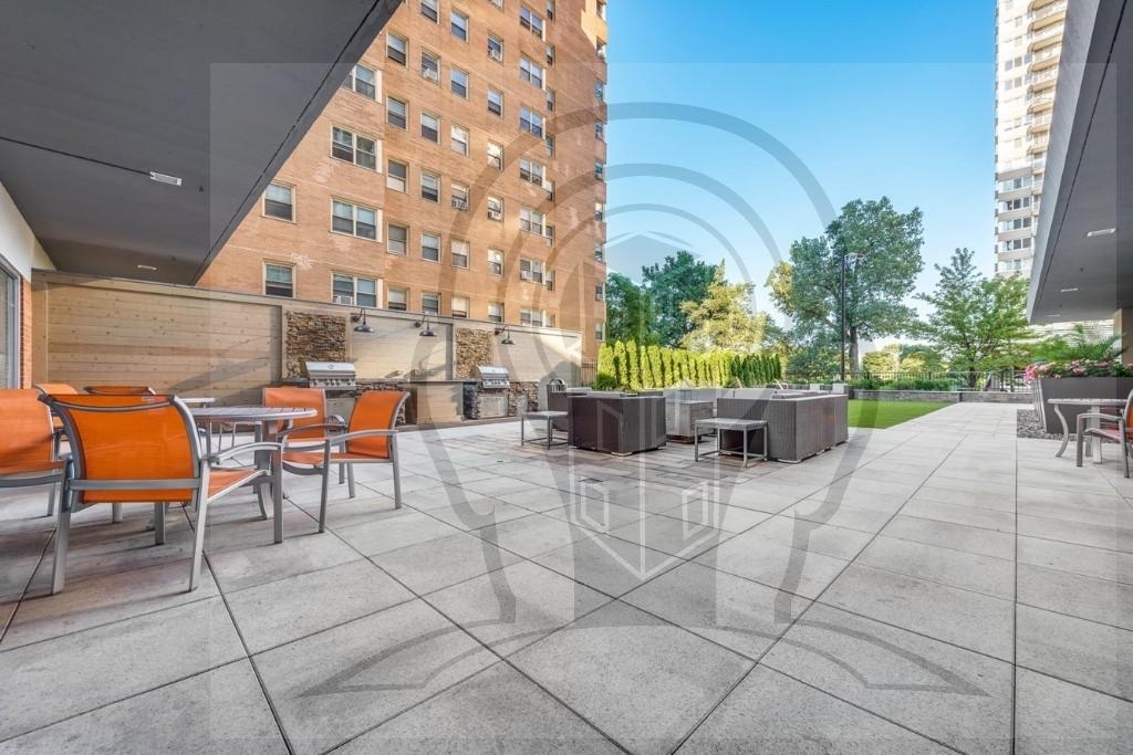 5600 N Sheridan Rd. - Photo 13