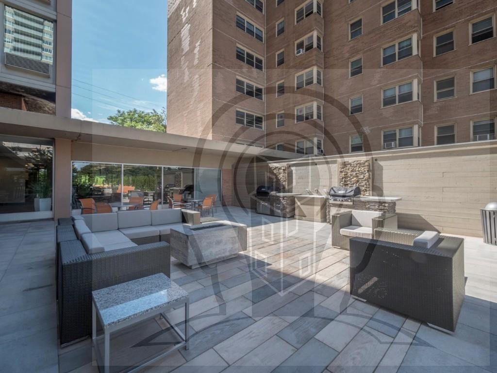 5600 N Sheridan Rd. - Photo 12