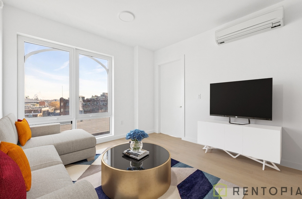 210 Greenpoint Avenue - Photo 1