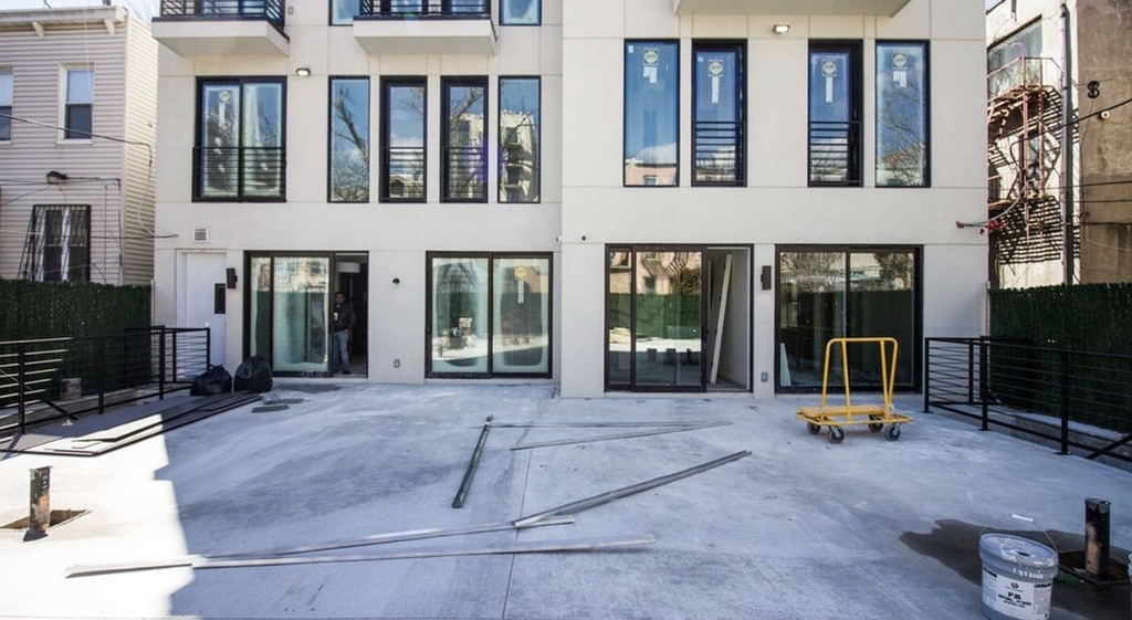 Winthrop Street - Photo 11