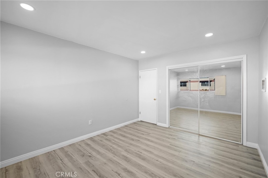 208 E Chevy Chase Drive - Photo 10