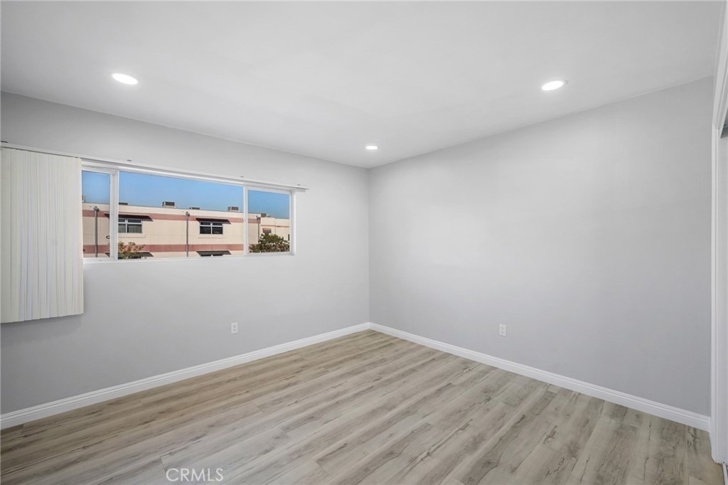 208 E Chevy Chase Drive - Photo 12