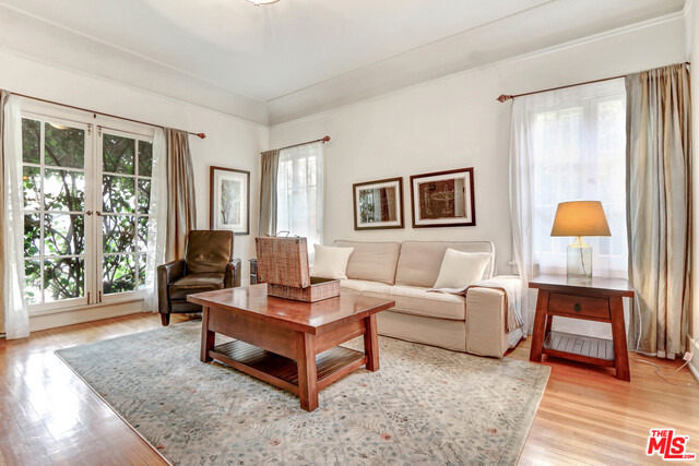 617 N Plymouth Boulevard - Photo 3
