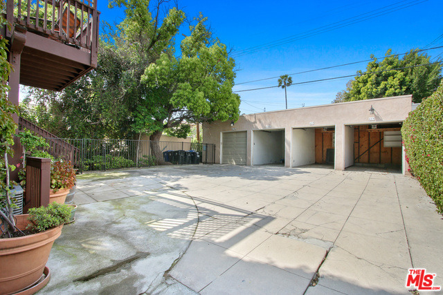 617 N Plymouth Boulevard - Photo 20