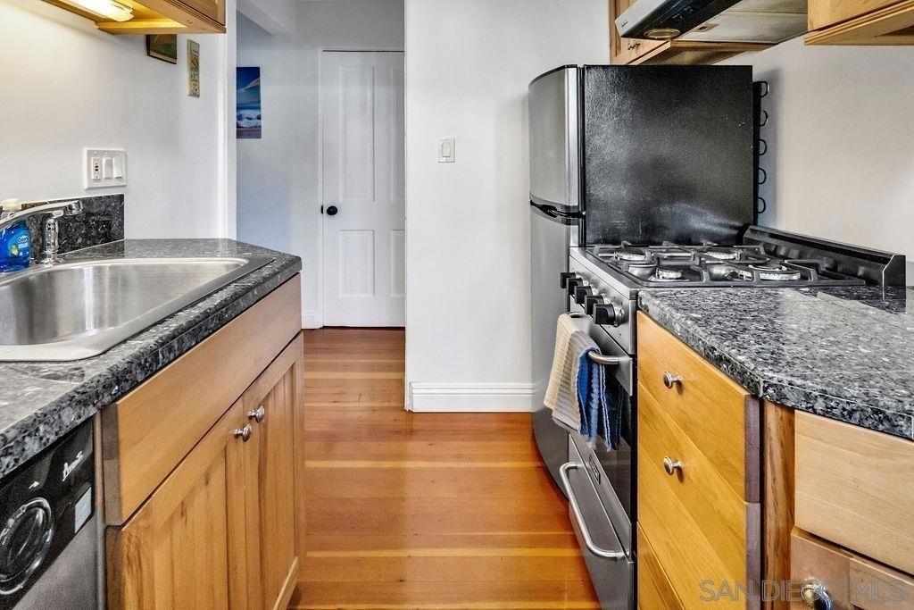 1315 Cave St - Photo 19