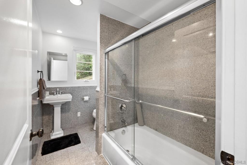 1315 Cave St - Photo 22