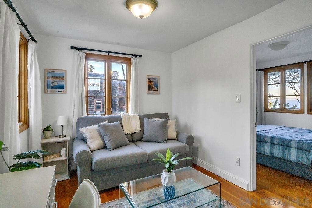 1315 Cave St - Photo 6
