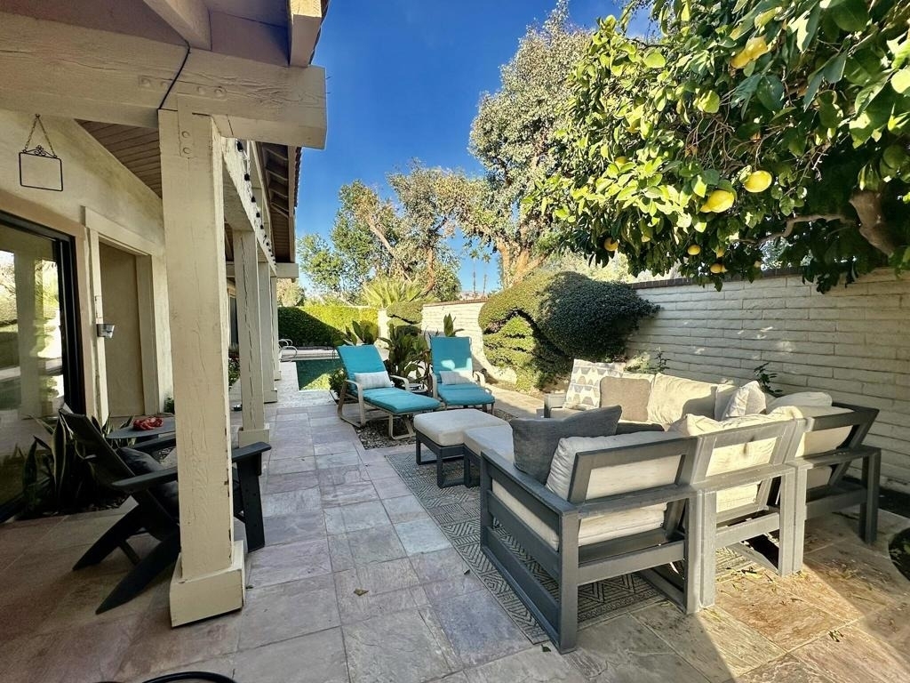359 Villena Way - Photo 3