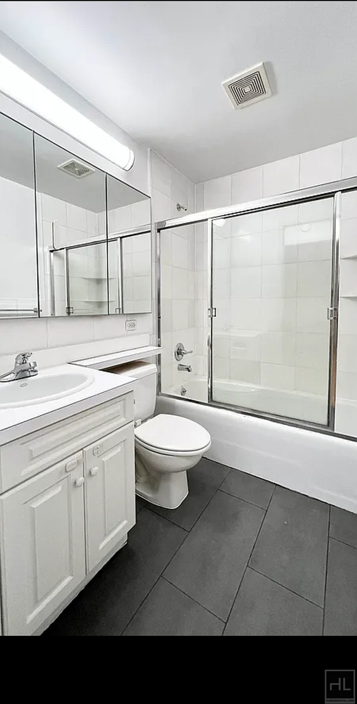 East 63 Street - Photo 3