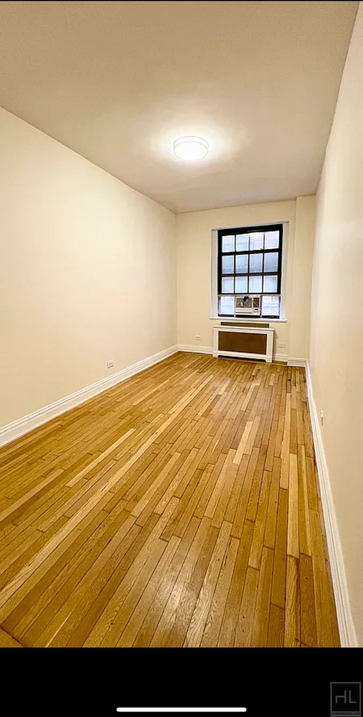 East 63 Street - Photo 4