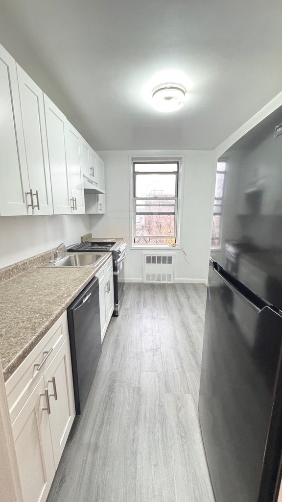 390 Rugby Road - Photo 0