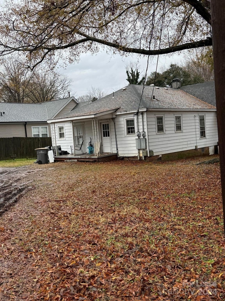 703 Louise Street - Photo 9