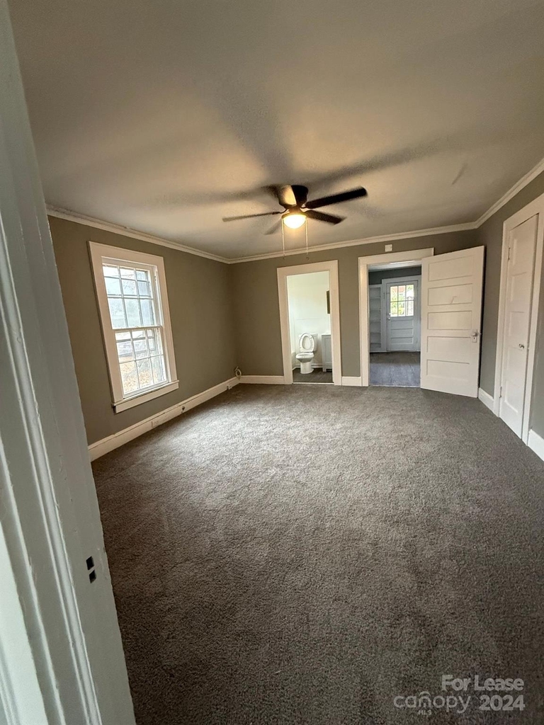 703 Louise Street - Photo 6