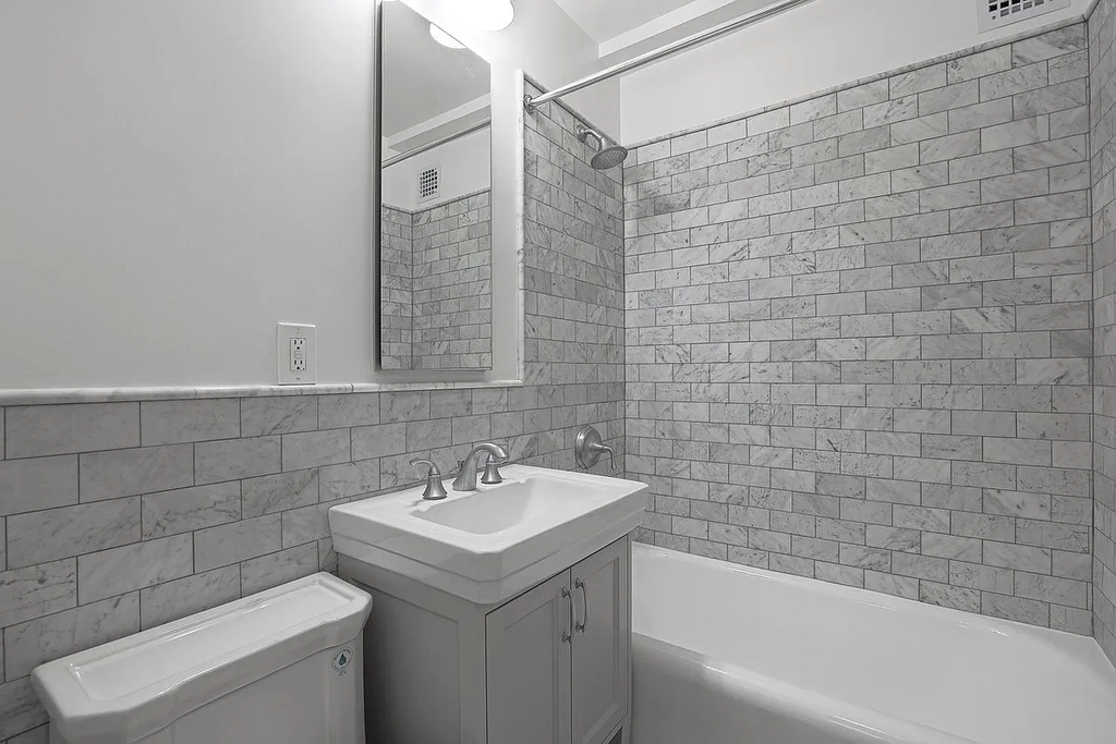 East 44th Street  - Photo 4