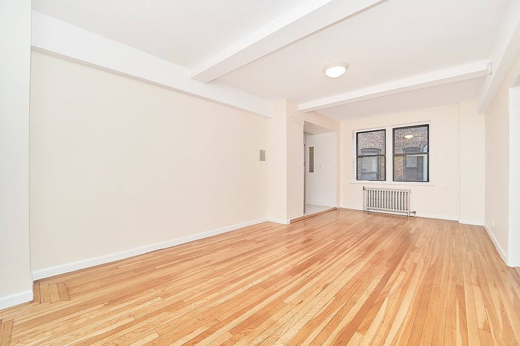West 101st St - Photo 1