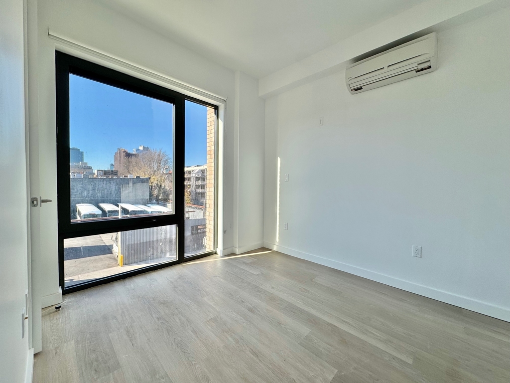 527 Grand Avenue - Photo 3