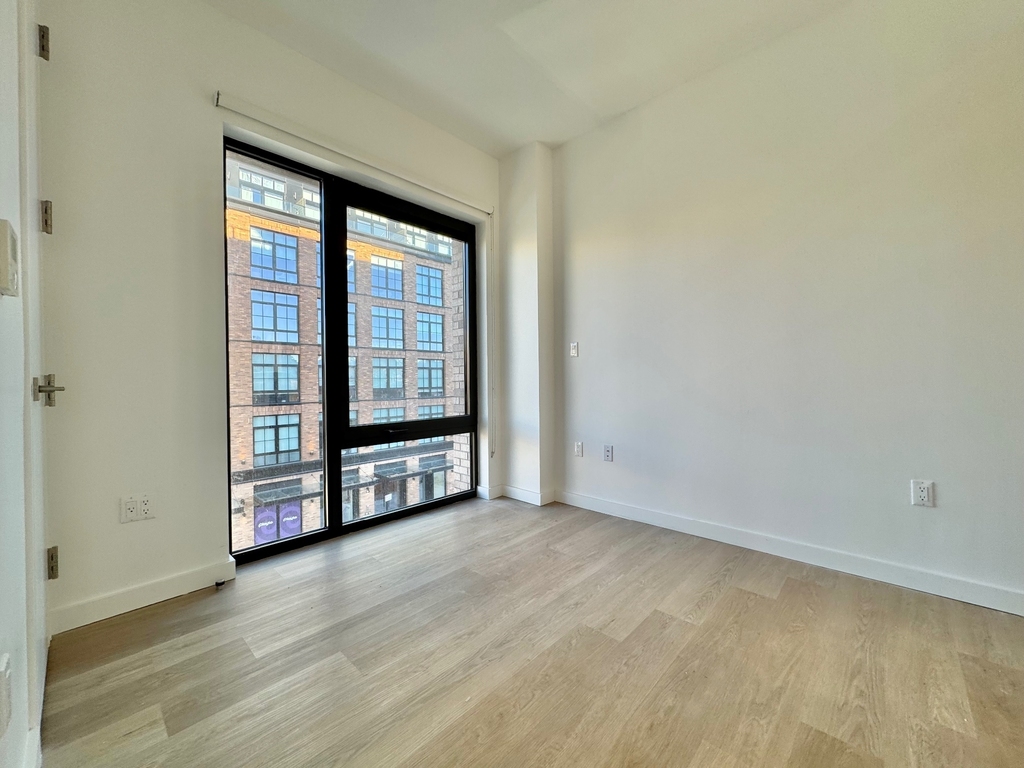 527 Grand Avenue - Photo 4
