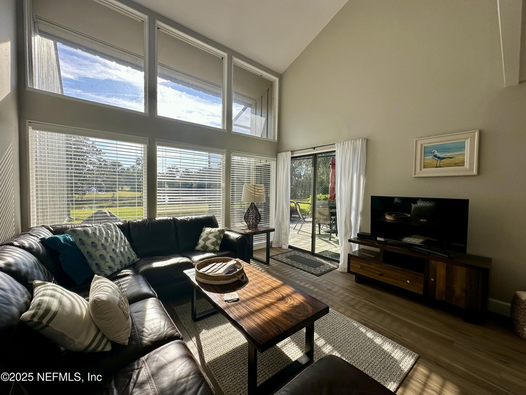 9942 Sawgrass Drive E - Photo 11