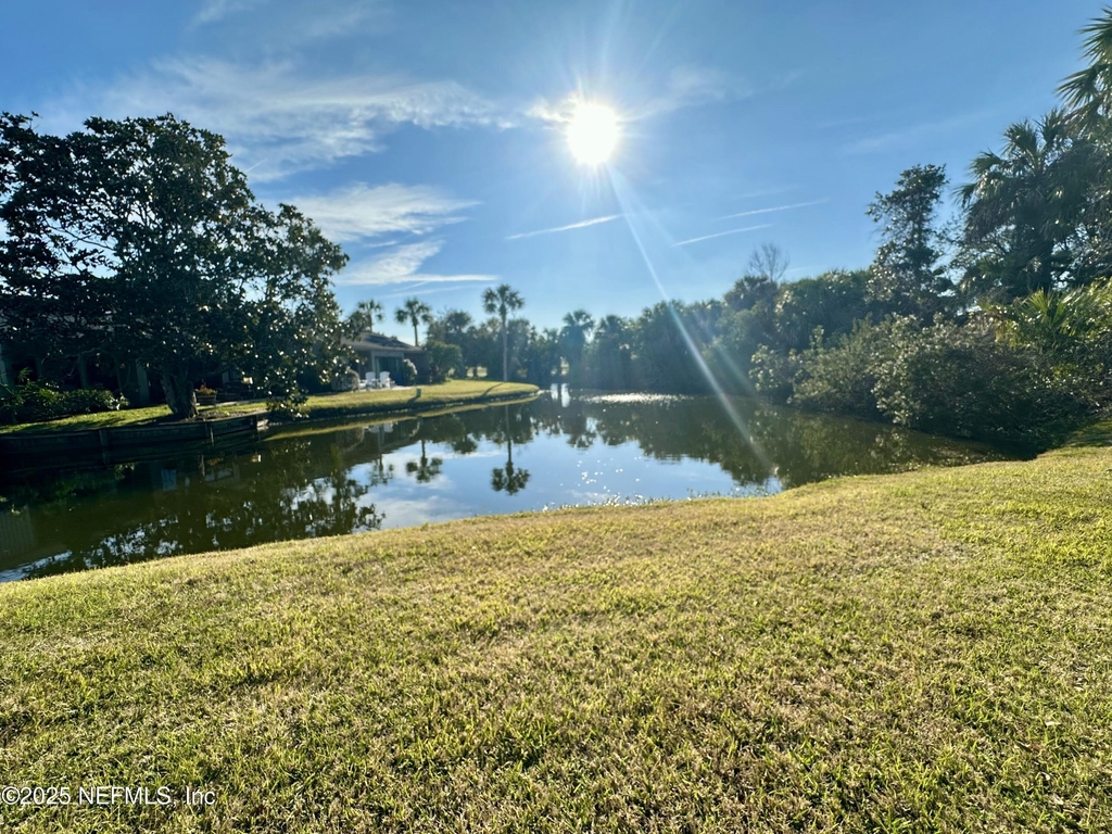 9942 Sawgrass Drive E - Photo 2