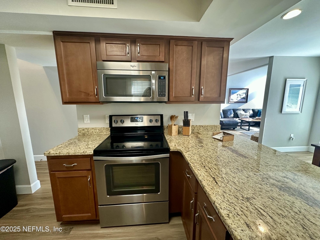 9942 Sawgrass Drive E - Photo 6