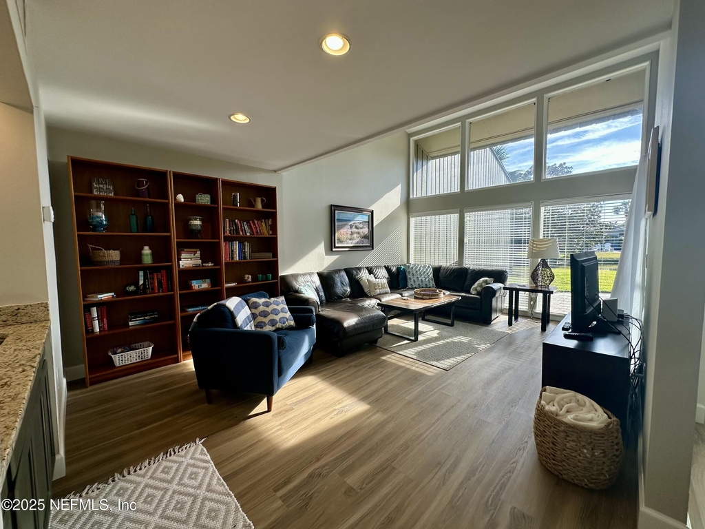 9942 Sawgrass Drive E - Photo 15