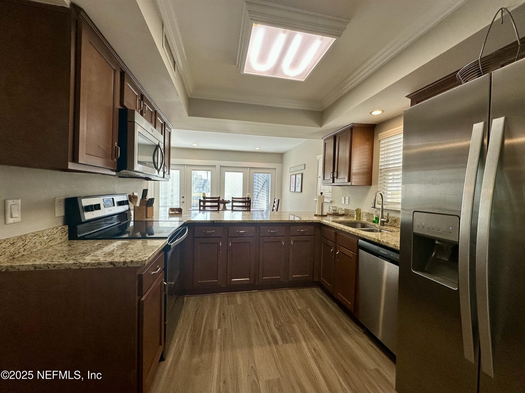 9942 Sawgrass Drive E - Photo 4