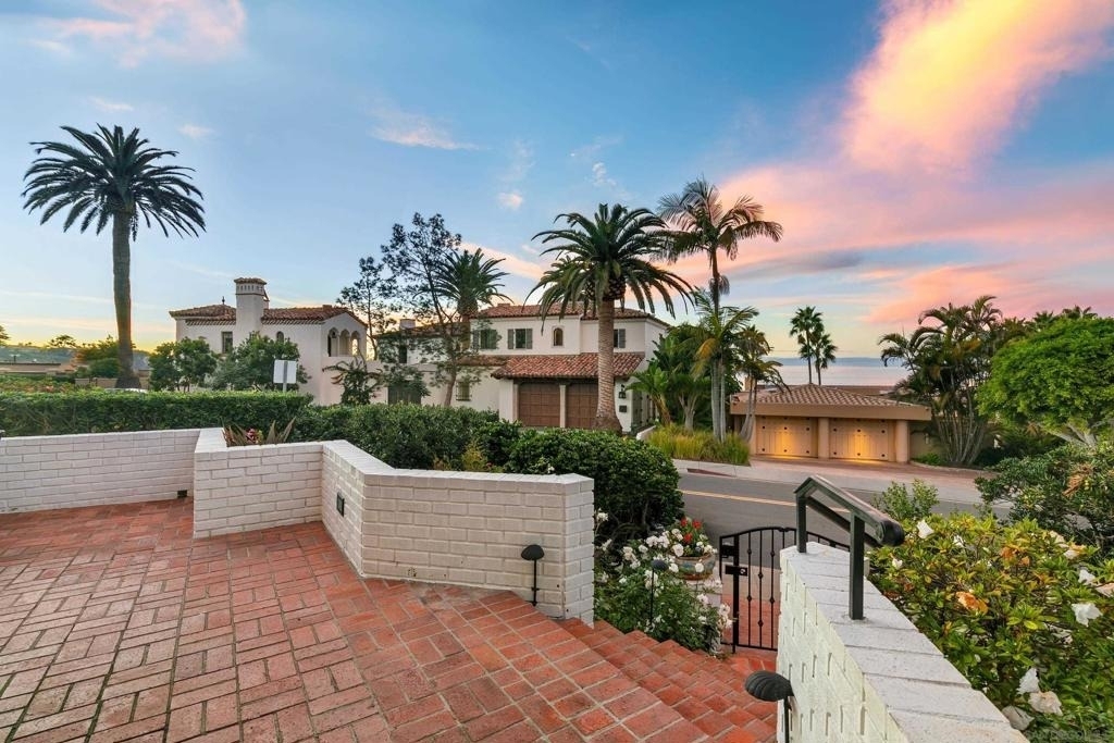 1835 Spindrift Drive - Photo 9