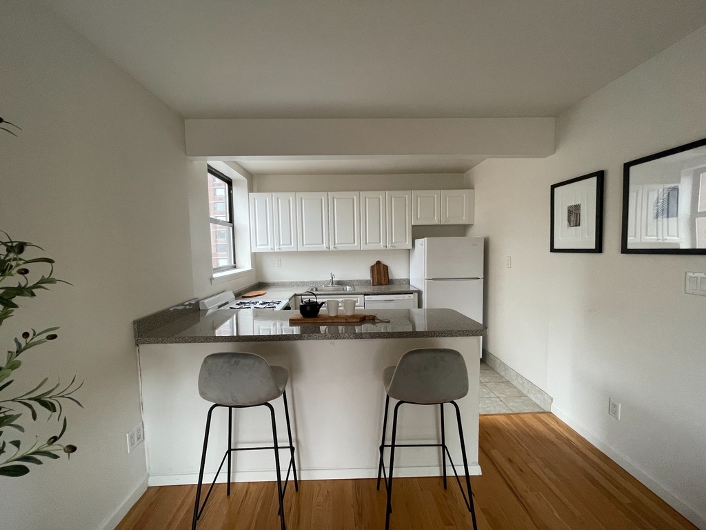 171 East 89th Street - Photo 1