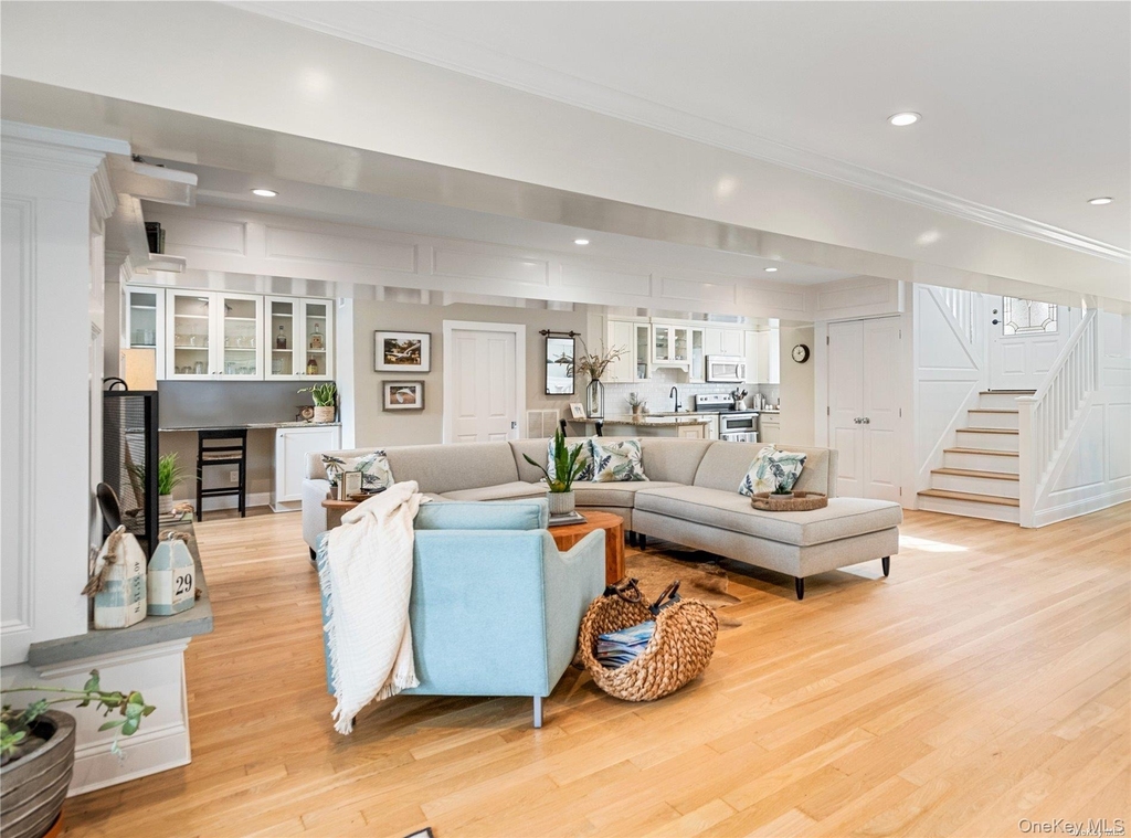 29 Missapoque Avenue - Photo 16
