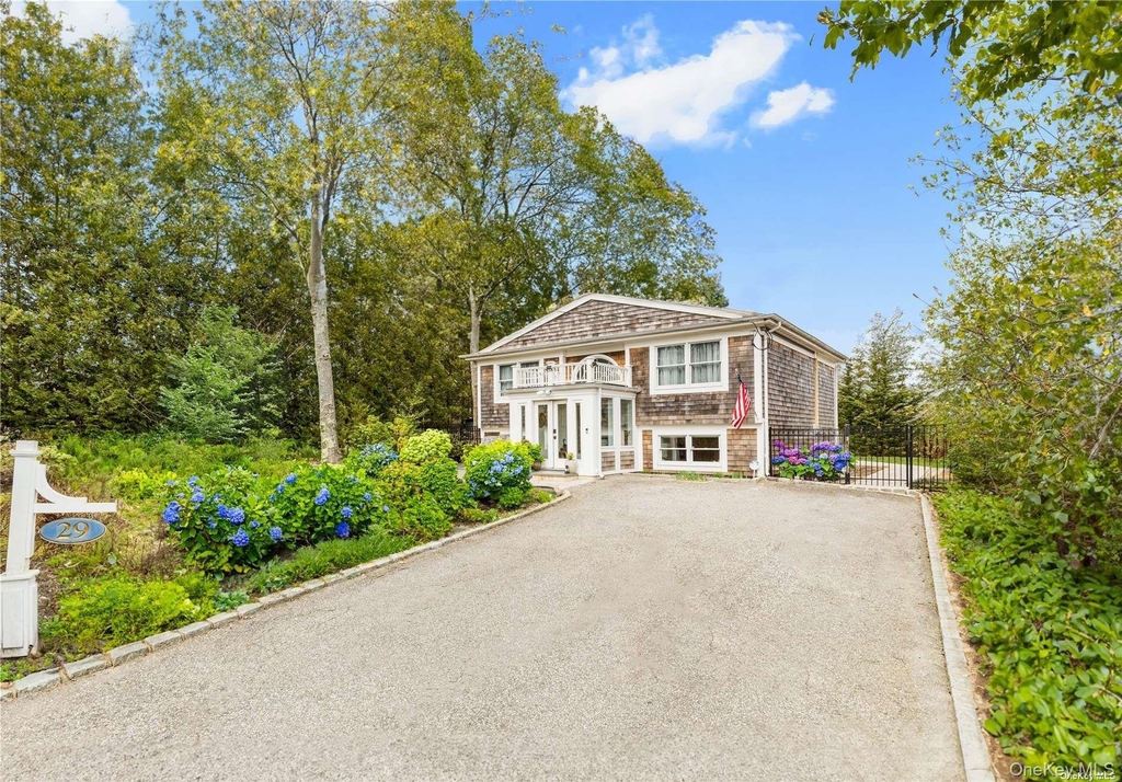 29 Missapoque Avenue - Photo 0