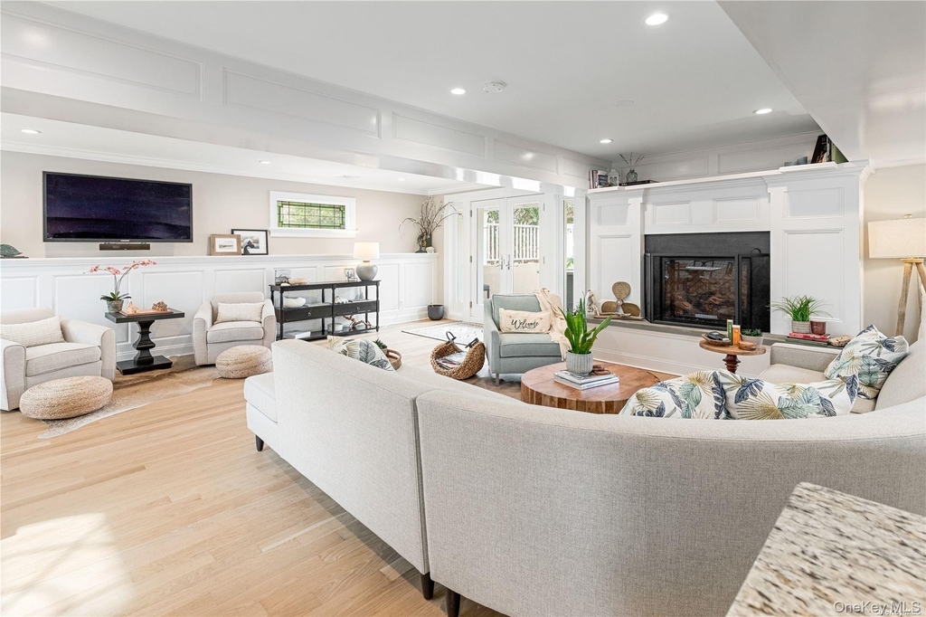 29 Missapoque Avenue - Photo 4