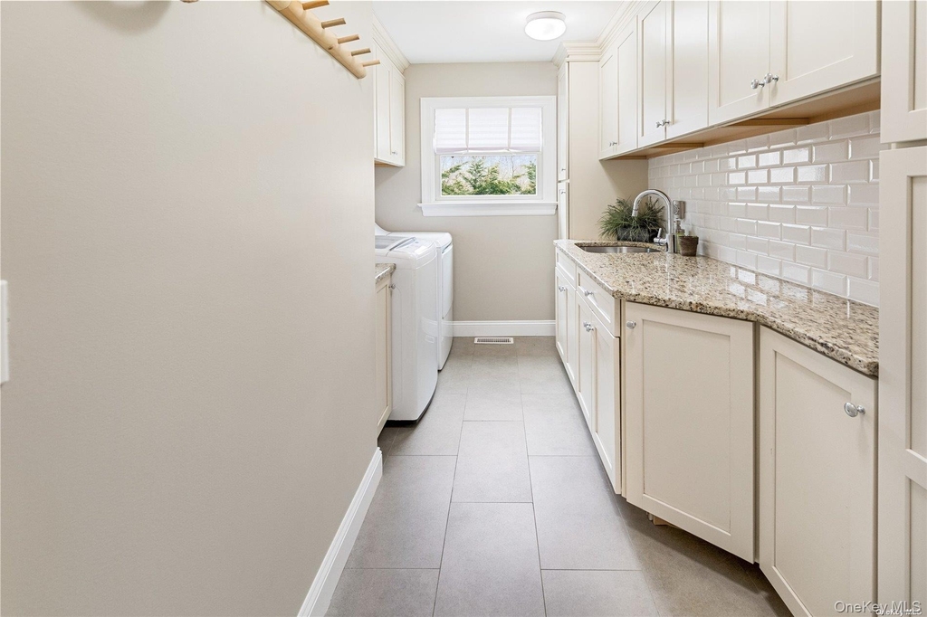 29 Missapoque Avenue - Photo 18