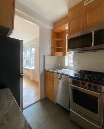 East 35th Street  - Photo 4