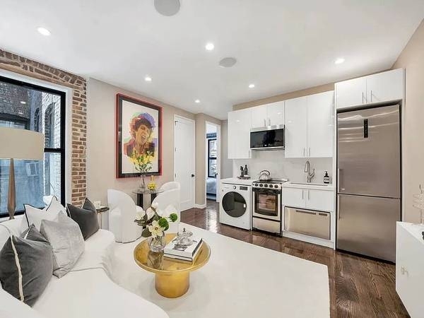 West 22nd Street  - Photo 3